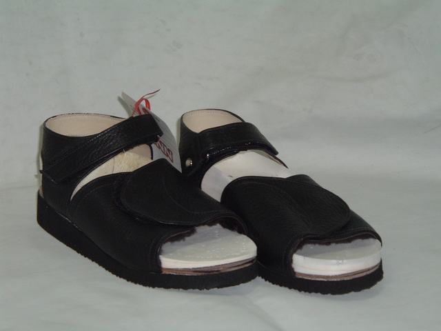 Ambulatory Footwear | 6 Osler Ct, Dundas, ON L9H 4L3, Canada | Phone: (905) 628-5778