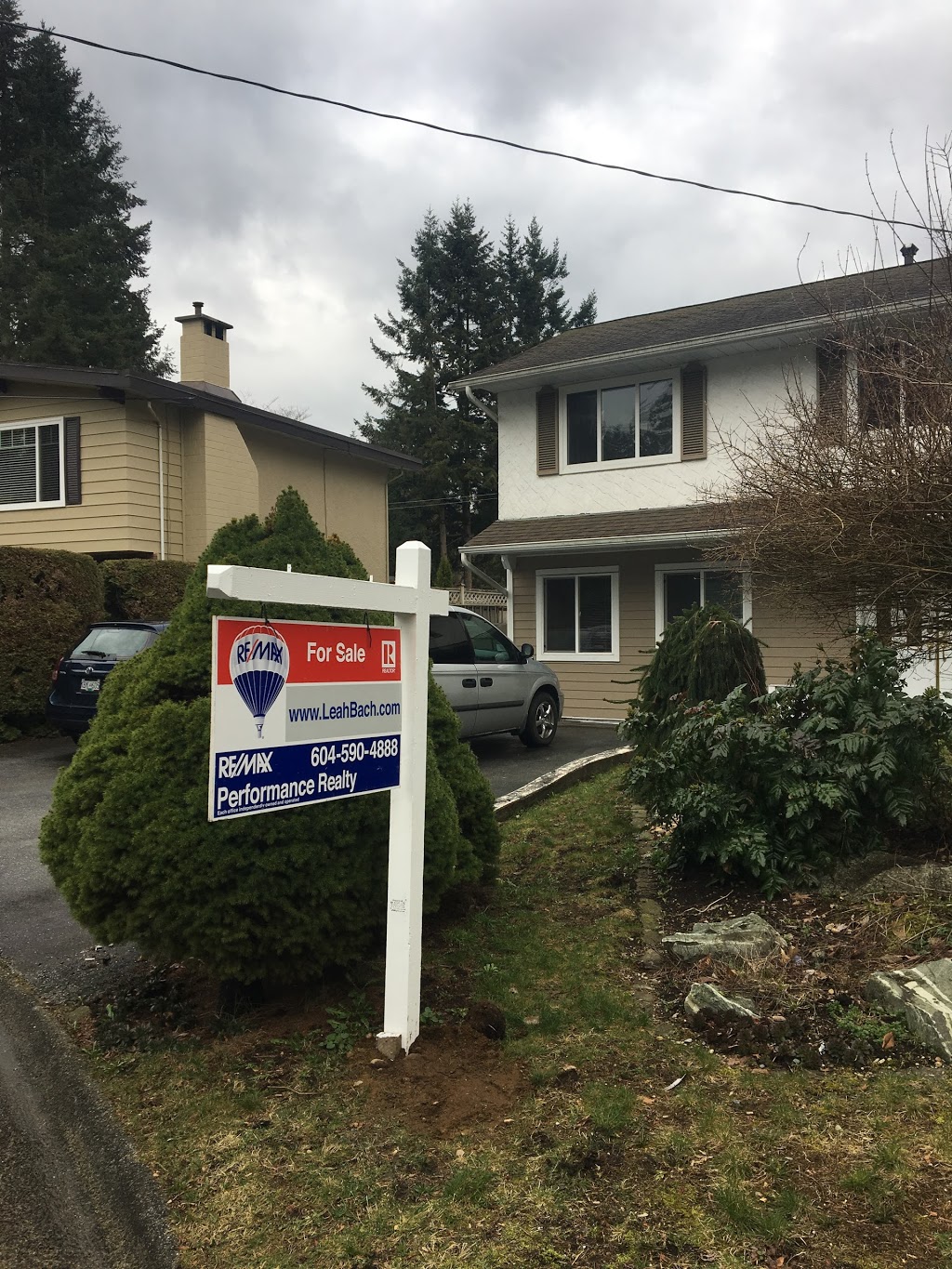 Leah Bach -Personal Real Estate Corporation with Re/Max Performa | 11925 80 Ave, Delta, BC V4C 1Y1, Canada | Phone: (604) 345-5345