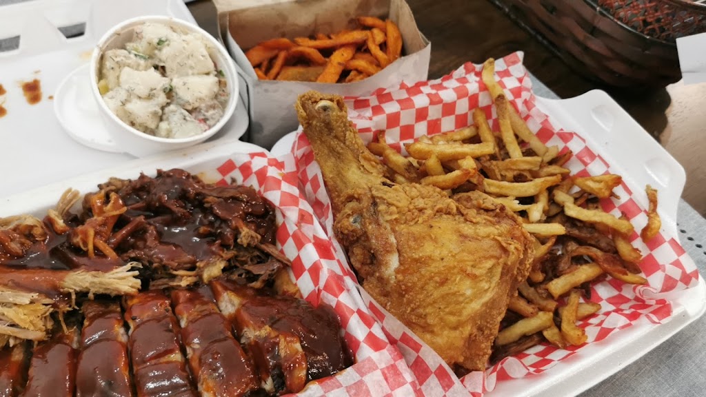 Horn Dawgs BBQ Wasaga Beach | 670A River Rd W, Wasaga Beach, ON L9Z 2P1, Canada | Phone: (705) 352-0227