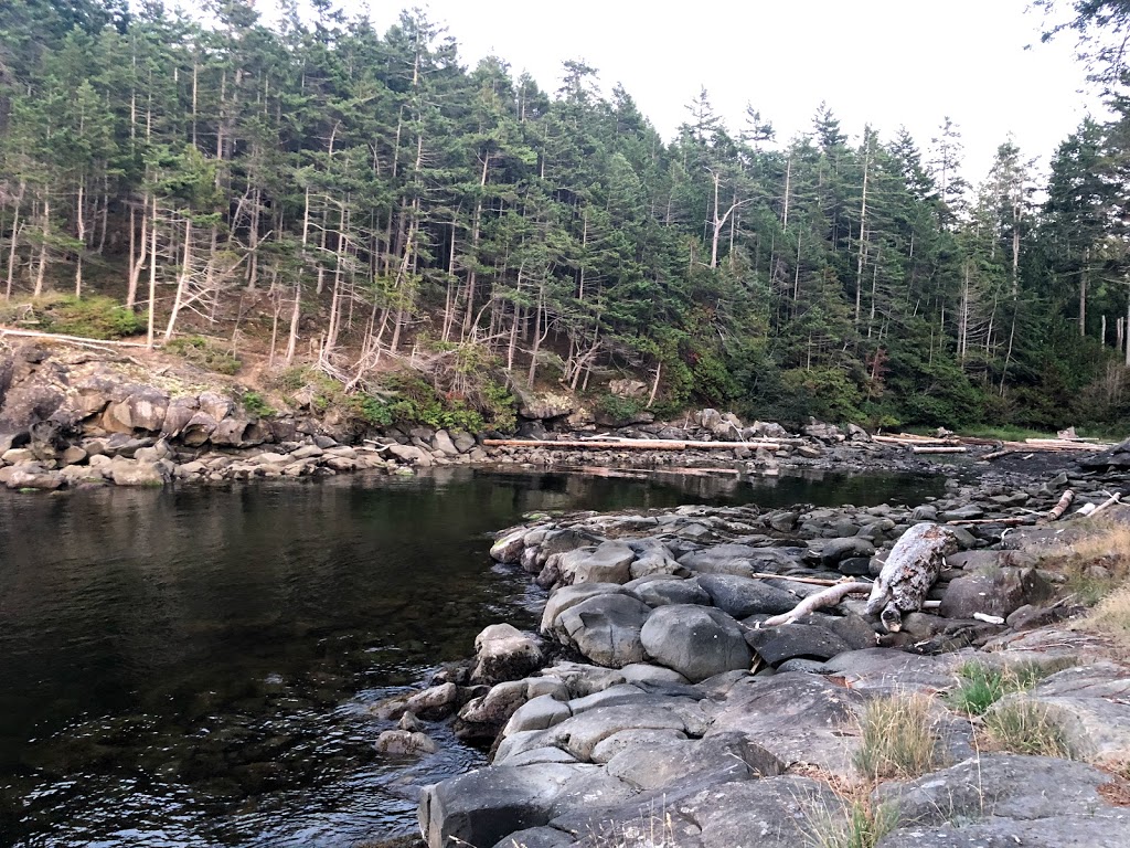 Dragons Lodge | 2950 Dragons Ln, Gabriola, BC V0R 1X7, Canada | Phone: (778) 658-0364