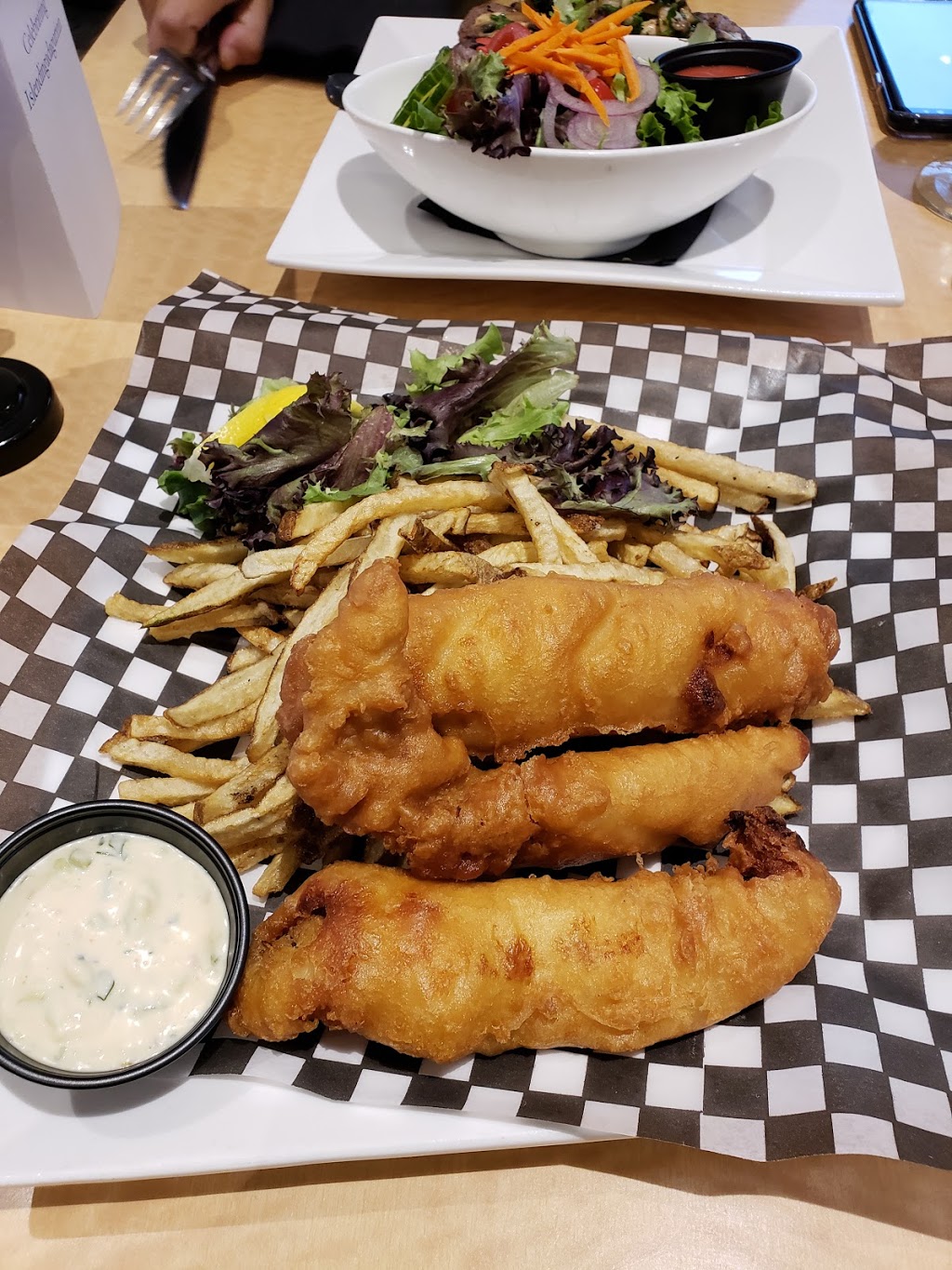 Seagulls Restaurant & Lounge | 10 Centre St, Gimli, MB R0C 1B0, Canada | Phone: (204) 642-4145