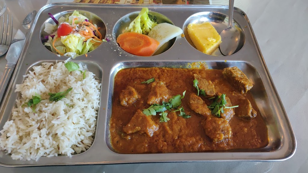 Restaurant Raj Mahal | 1404 Ch. de Saint-Jean, La Prairie, QC J5R 2L7, Canada | Phone: (450) 659-2020