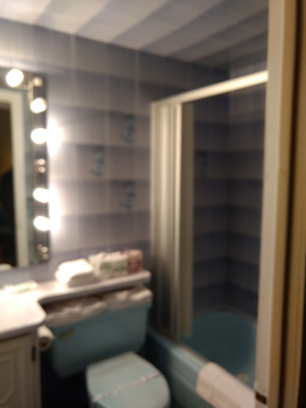 Au Doc Motel | 1424 Rue Notre-Dame, Repentigny, QC J5Y 3X1, Canada | Phone: (450) 585-4211
