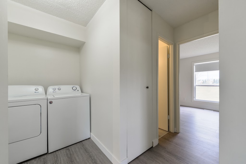 Summerlea Place | 93 Ave NW &, 177 St NW, Edmonton, AB T5T 3E4, Canada | Phone: (780) 413-3469
