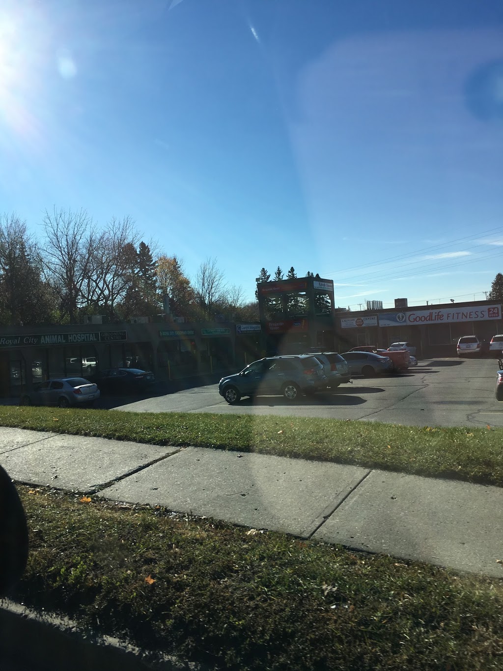 One Stop Laundry | 245 Edinburgh Rd S, Guelph, ON N1G 4J6, Canada | Phone: (519) 722-2136