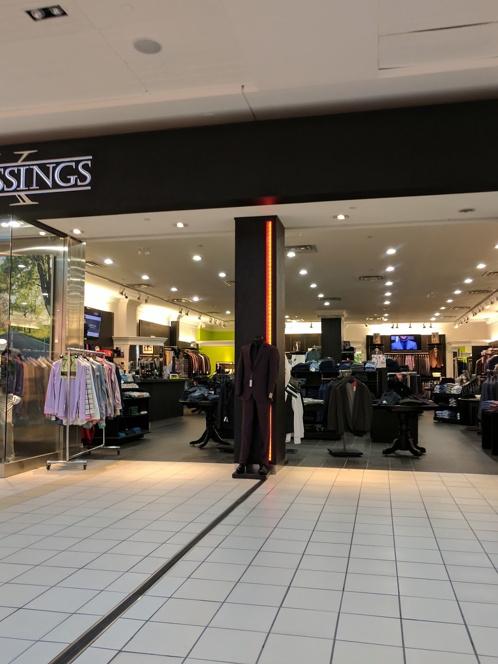 Crossings | 17600 Yonge St, Newmarket, ON L3Y 4Z1, Canada | Phone: (905) 898-7195