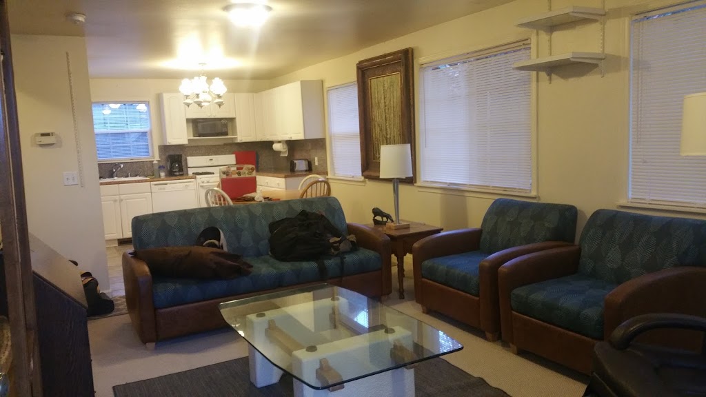 Birch Bay Getaway | 8124 Birch Bay Dr, Blaine, WA 98230, USA | Phone: (360) 371-3730