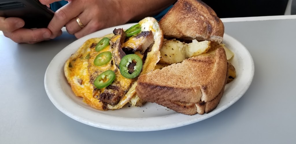 Maple Diner and Smokehouse | 670A River Rd W, Wasaga Beach, ON L9Z 2P1, Canada | Phone: (705) 352-5100