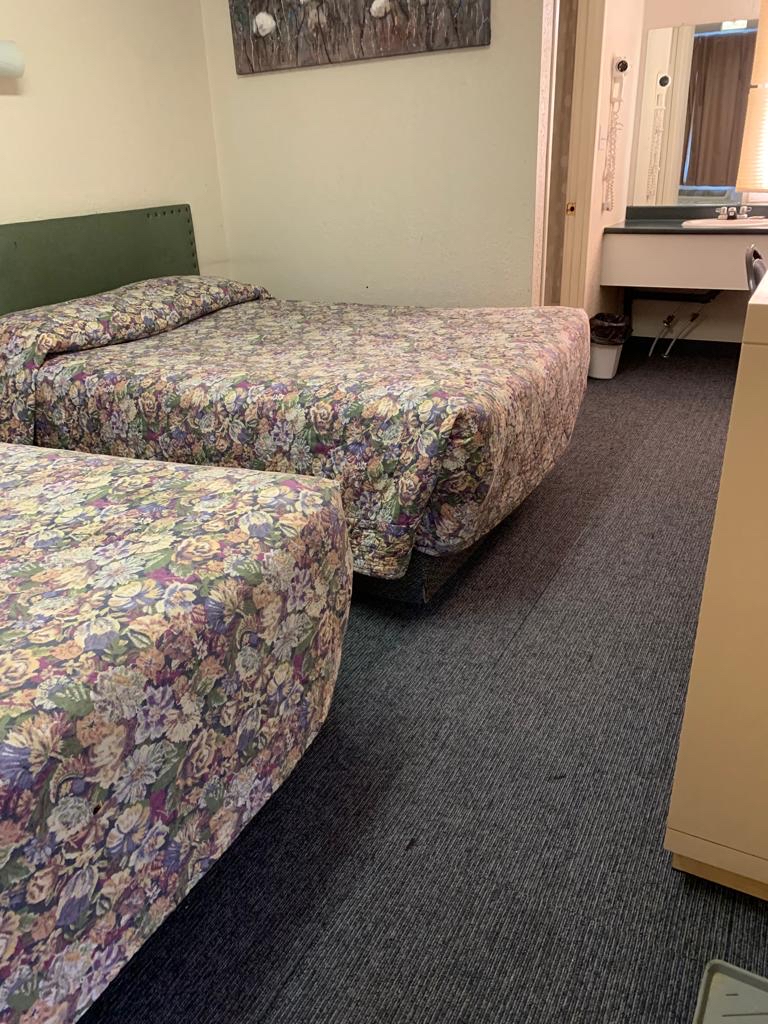 Grey Goose Motel | 4316 48 Ave, Castor, AB T0C 0X0, Canada | Phone: (403) 882-3444