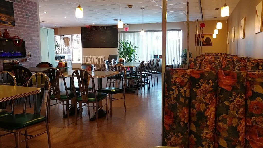 Watt Street Bistro | B, 710 Watt St C, Winnipeg, MB R2K 2S7, Canada | Phone: (204) 221-9830