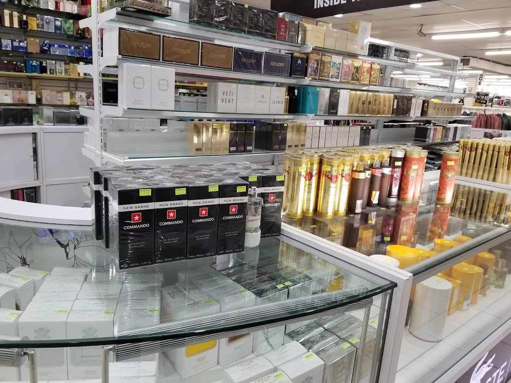 Maximum Deals | 4141 Dixie Rd, Mississauga, ON L4W 1V5, Canada | Phone: (905) 624-6111
