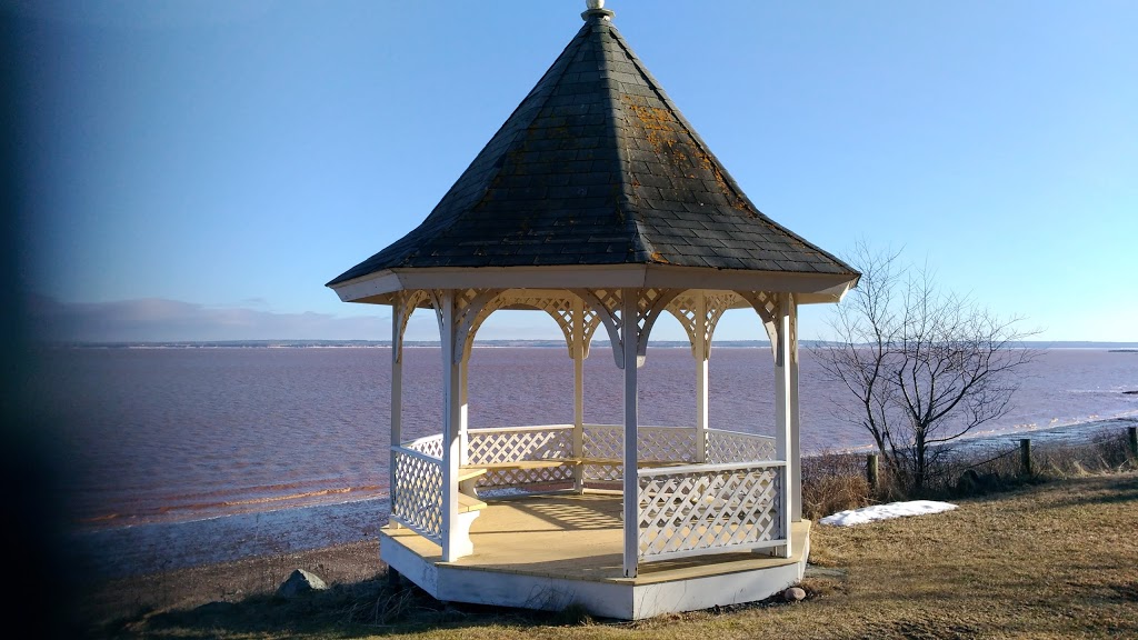 Four Seasons Retreat | 320 Cove Rd, Economy, NS B0M 1J0, Canada | Phone: (902) 647-2628