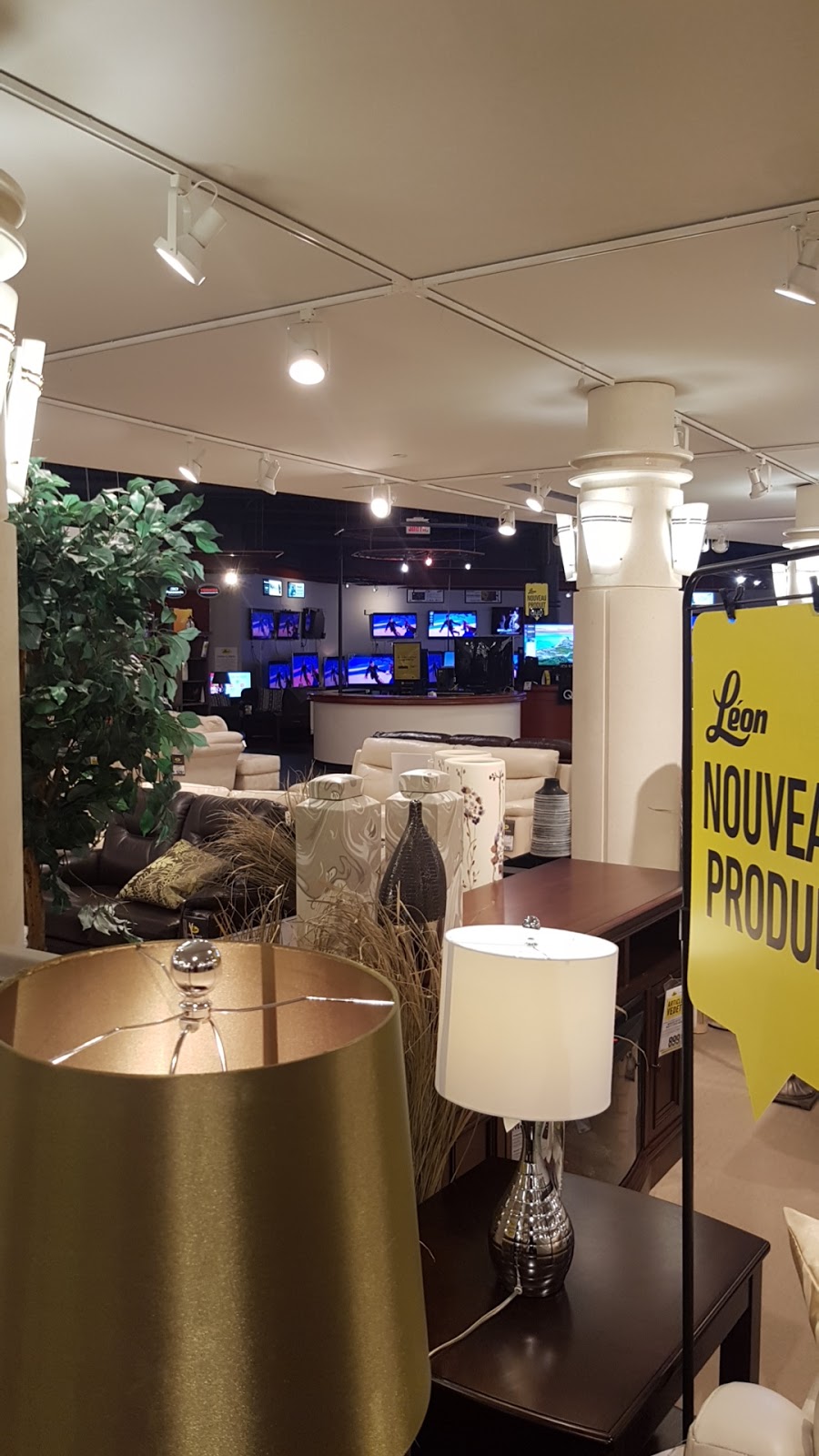 Leons Furniture | 11201 Rue Renaude-Lapointe, Anjou, QC H1J 2T4, Canada | Phone: (514) 353-7506
