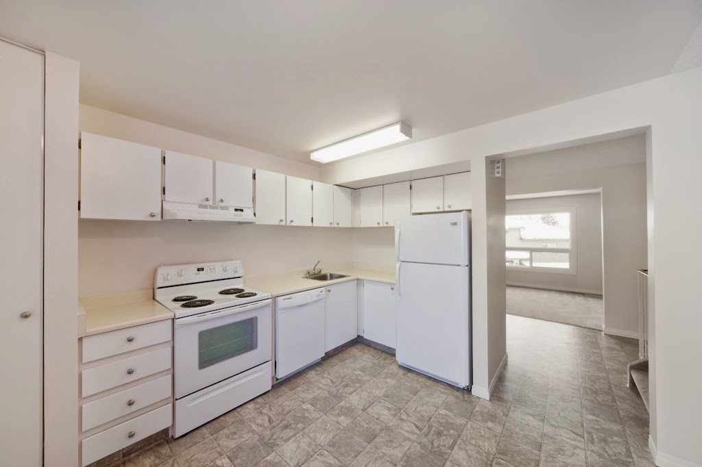 Cavell Ridge Townhomes | 1 Hyndman Cres NW, Edmonton, AB T5A 4X6, Canada | Phone: (855) 247-1492
