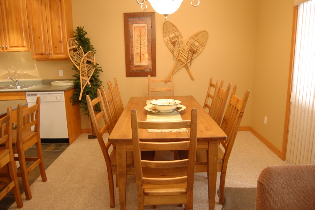 Snowy Creek, Big White | 206 Raven Ridge Rd, Kelowna, BC V1P 1P3, Canada | Phone: (250) 765-8888