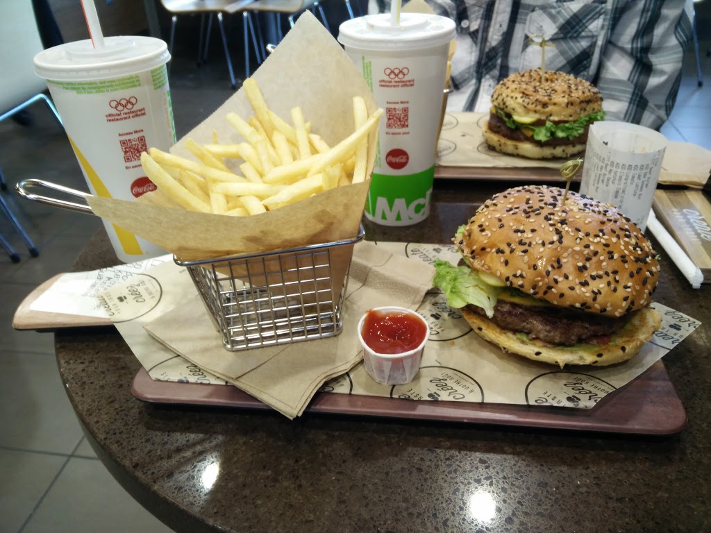 McDonalds | 1725 Kenaston Blvd, Winnipeg, MB R3Y 1V5, Canada | Phone: (204) 949-5128
