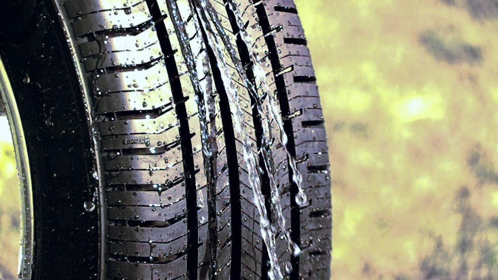 Centre Nokian Québec | 1733 Route de lAéroport, LAncienne-Lorette, QC G2G 2P5, Canada | Phone: (418) 872-4555