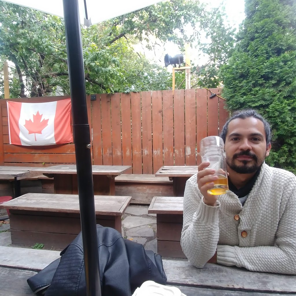 Cloak & Dagger Irish Pub | 394 College St, Toronto, ON M5T 1S7, Canada | Phone: (647) 436-0228