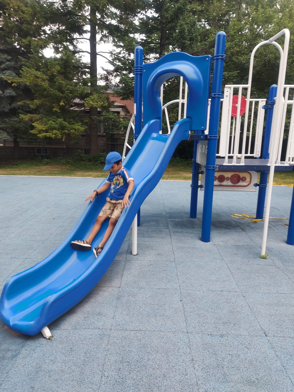 Raleigh Parkette | Raleigh Parkette, 155 Raleigh Ave, Scarborough, ON M1K 1A5, Canada | Phone: (416) 338-4386