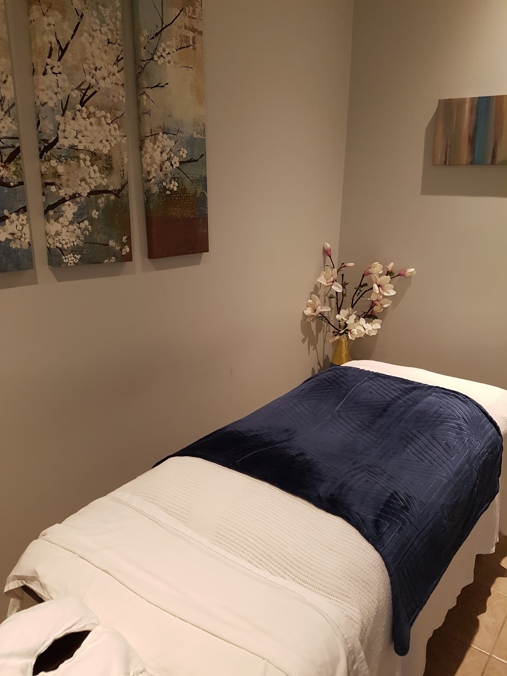 Jonathan Chang R. Ac, RMT | 676 Taunton Rd E, Whitby, ON L1R 0K6, Canada | Phone: (289) 274-5399