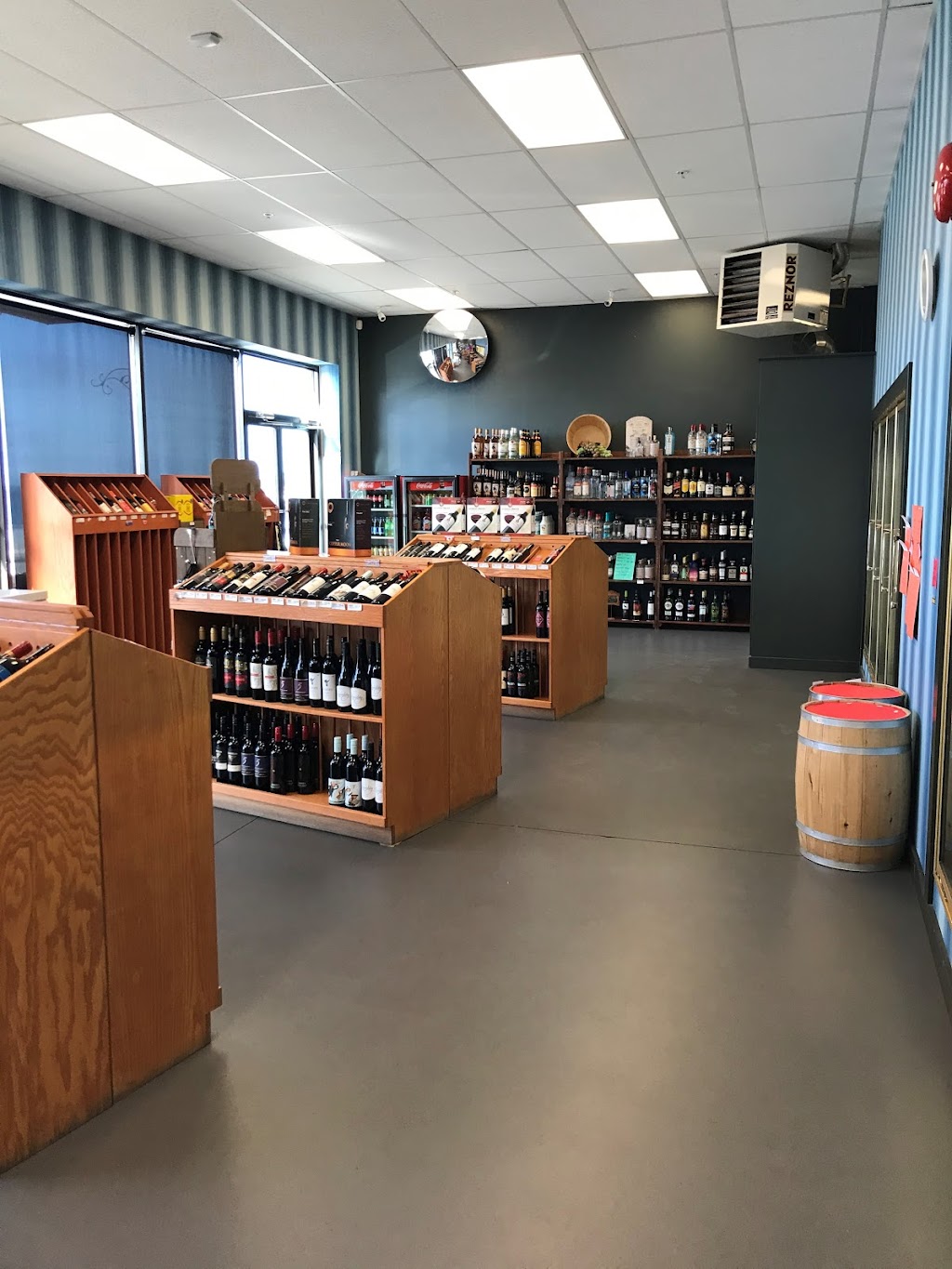 Beach Gardens Beer & Wine Store | 102-7074 Westminster St, Powell River, BC V8A 1C5, Canada | Phone: (604) 485-4723