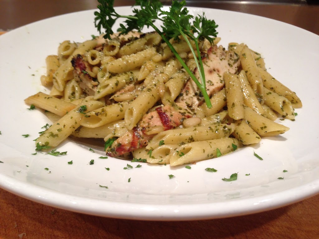 Mama Bravo Pizza & Grill | 475 Grand Boulevard, LÎle-Perrot, QC J7V 4X4, Canada | Phone: (514) 453-5656
