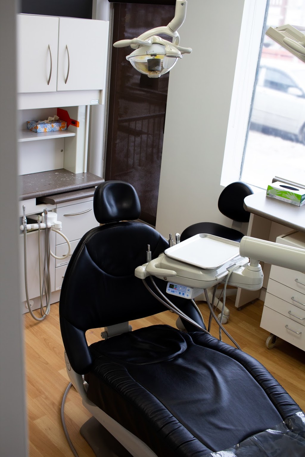 Shine Dental River Heights | 564 Academy Rd, Winnipeg, MB R3N 0E3, Canada | Phone: (204) 489-2204