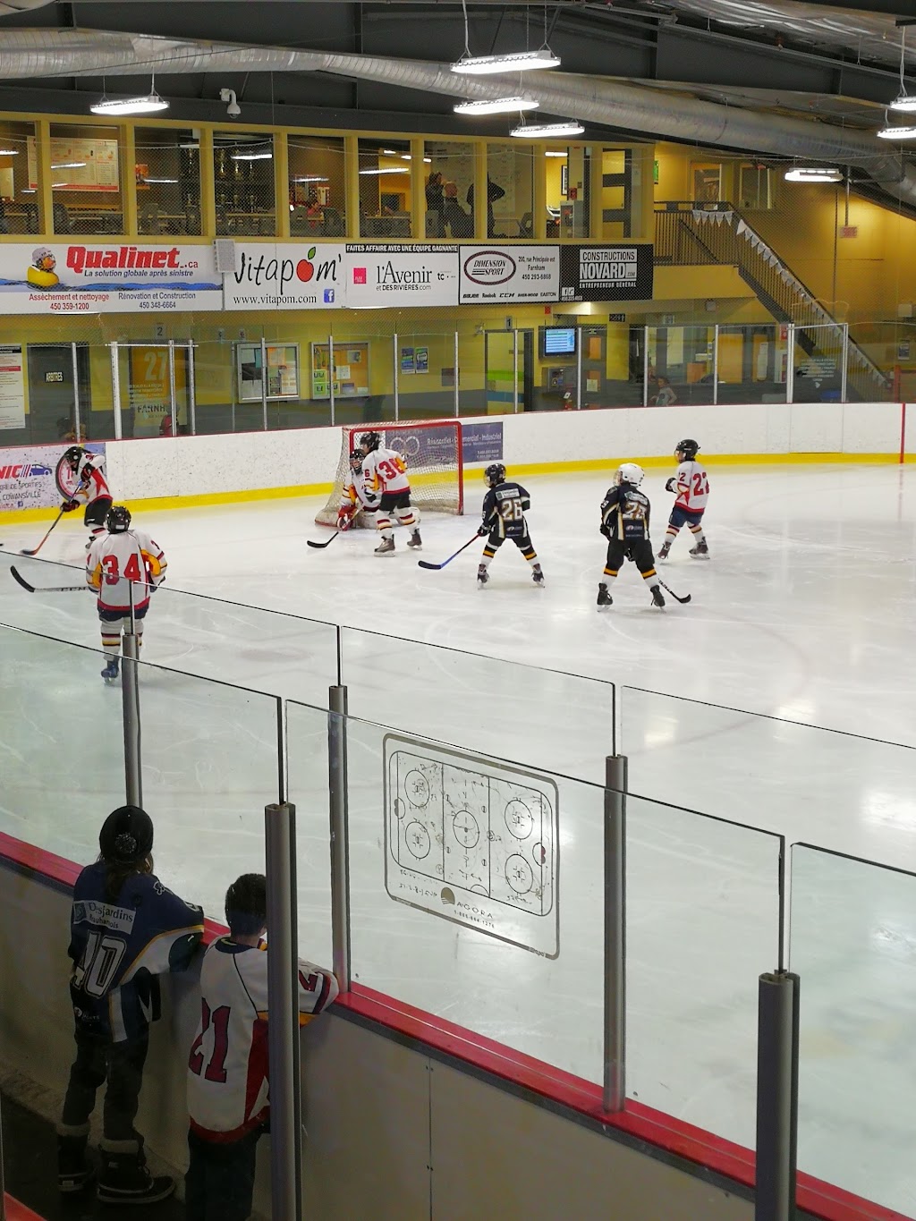 Arena Madeleine Auclair | 451 Rue Saint-André S, Farnham, QC J2N 2B8, Canada | Phone: (450) 293-3326 ext. 305
