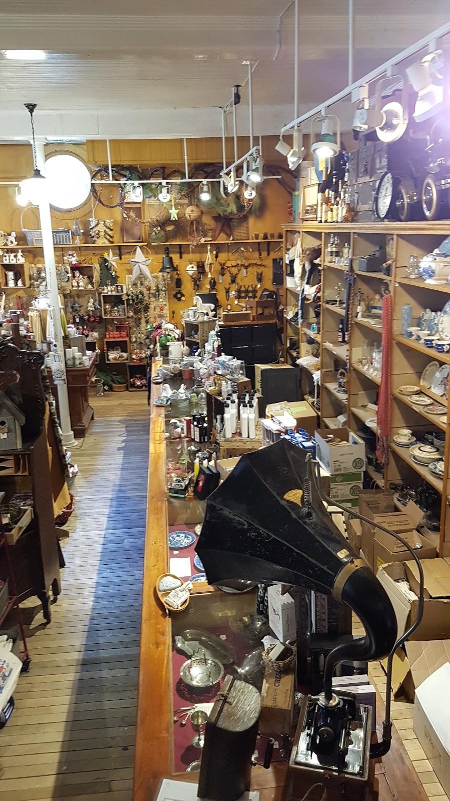 Le Magasin général Le Brun | 192 Route du Pied de la Côte, Maskinongé, QC J0K 1N0, Canada | Phone: (819) 227-2650