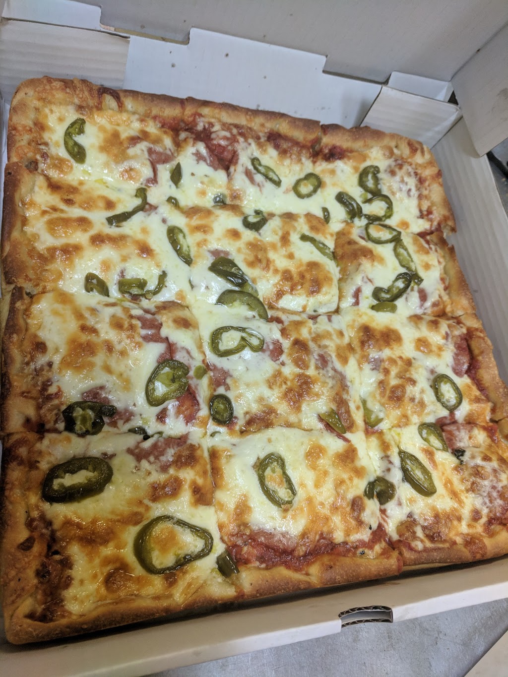 Chicago Deep Dish Pizza - Calgarys Original | 555 Hawkwood Blvd NW, Calgary, AB T3G 3K2, Canada | Phone: (403) 531-3131