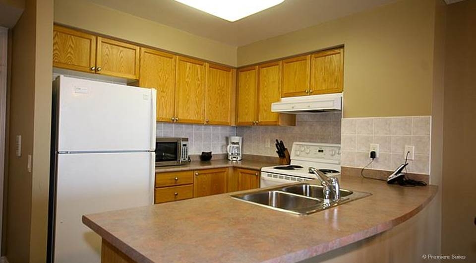Premiere Suites-Square One | 25 Kingsbridge Garden Cir, Mississauga, ON L5R 4B1, Canada | Phone: (905) 565-0422