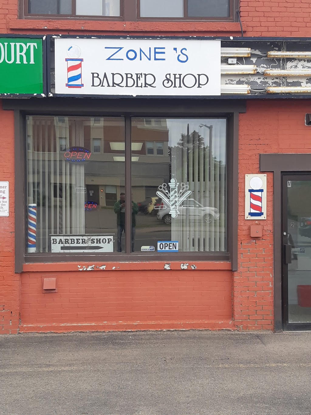 The Barber Zone | 141 Victoria St E, Amherst, NS B4H 1X9, Canada | Phone: (780) 718-7901