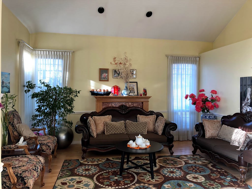 Charming Family Hotel for You | 10100 Francis Rd, Richmond, BC V6Y 3Z9, Canada | Phone: (778) 861-5966