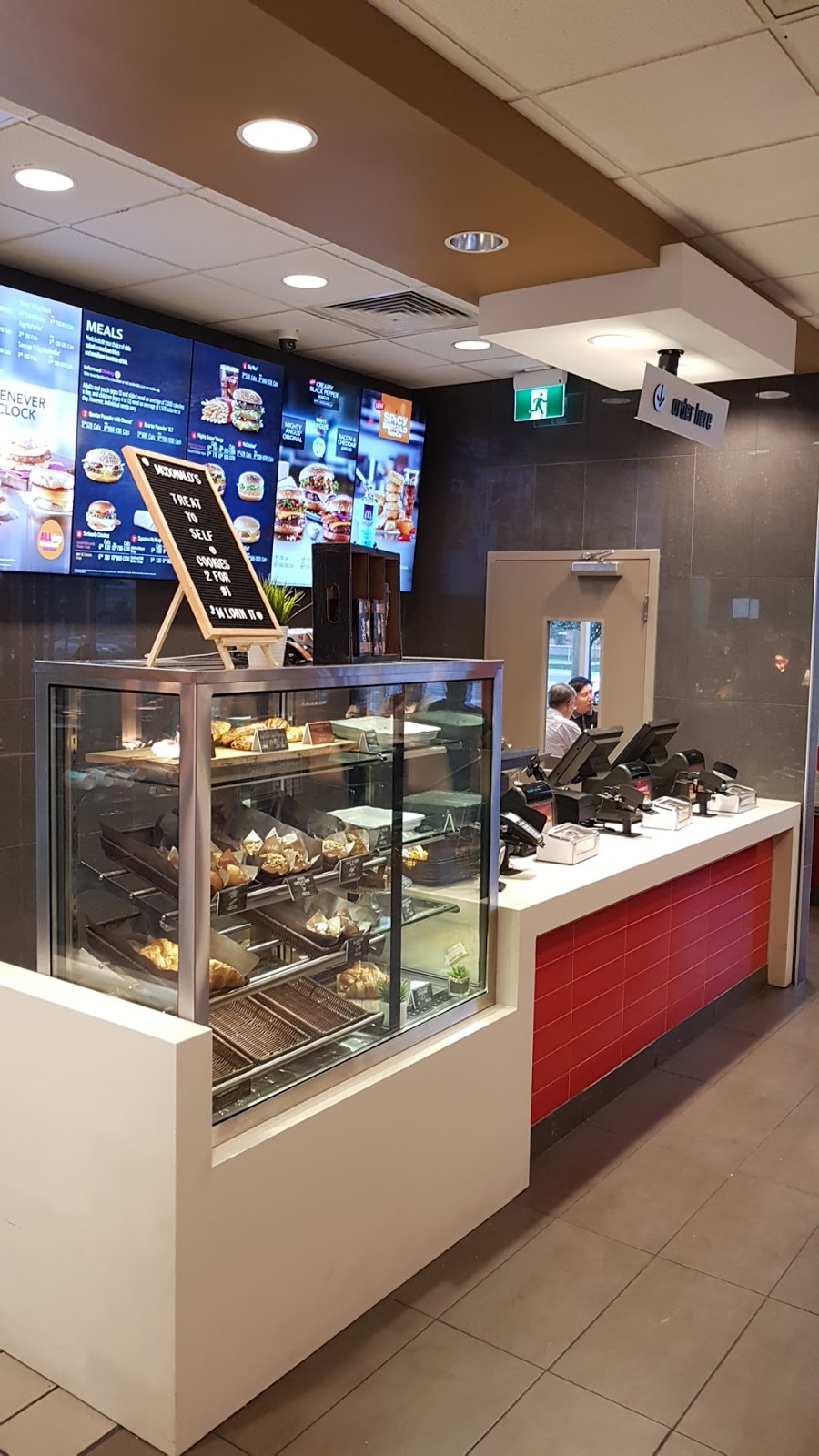 McDonalds | 3500 Major MacKenzie Dr W, Vaughan, ON L4H 3T6, Canada | Phone: (905) 303-9404