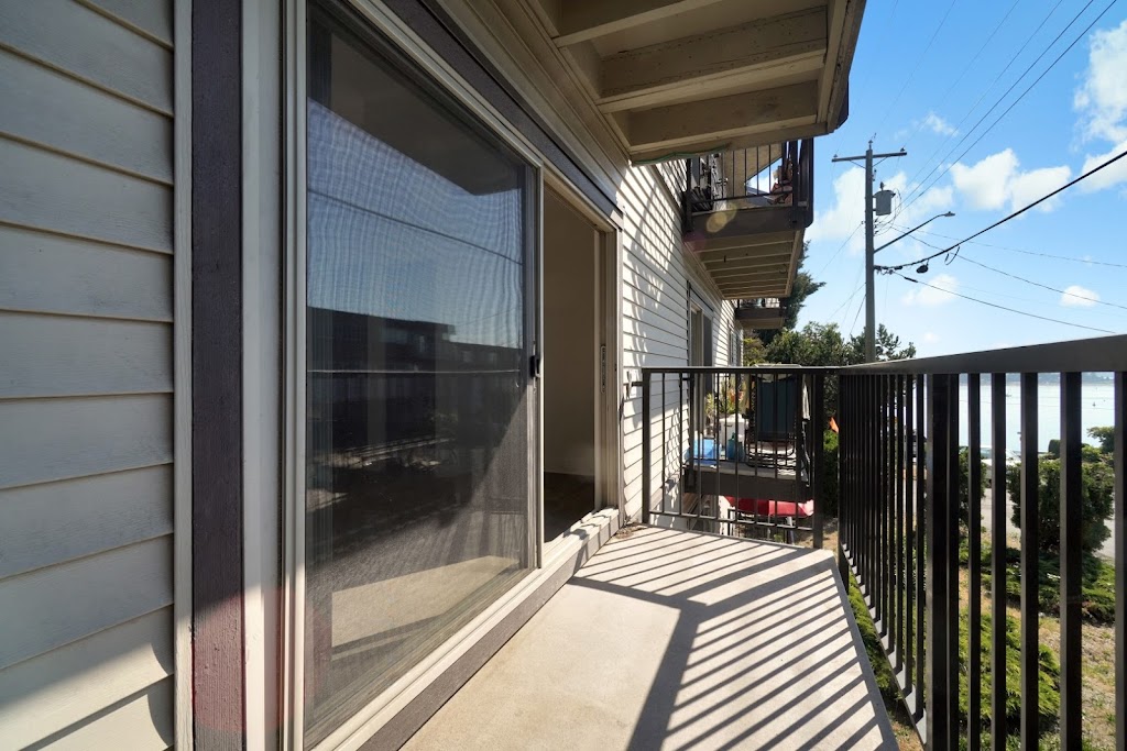Beach House Apartments | 130 Stewart Ave, Nanaimo, BC V9S 4B9, Canada | Phone: (236) 237-3107