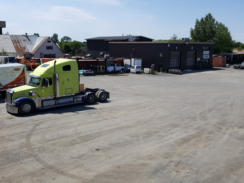 Camions Lussier-Lussicam inc. | 1341 Rue Principale, Sainte-Julie, QC J3E 0C4, Canada | Phone: (450) 649-1265
