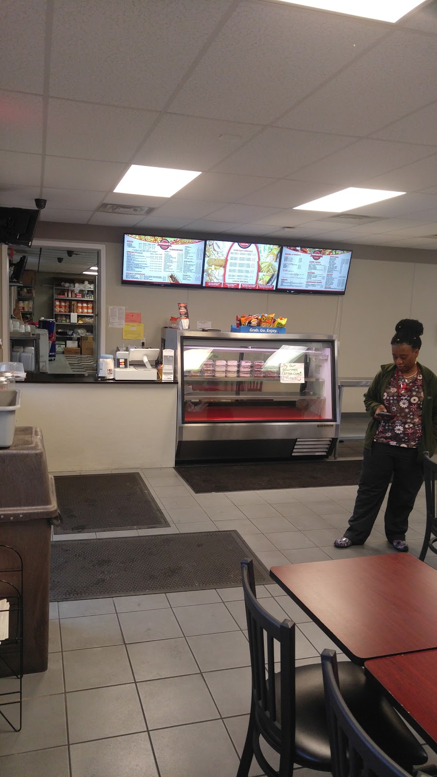 Maybacks Pizzeria | 3035 Genesee St #7, Buffalo, NY 14225, USA | Phone: (716) 893-3383