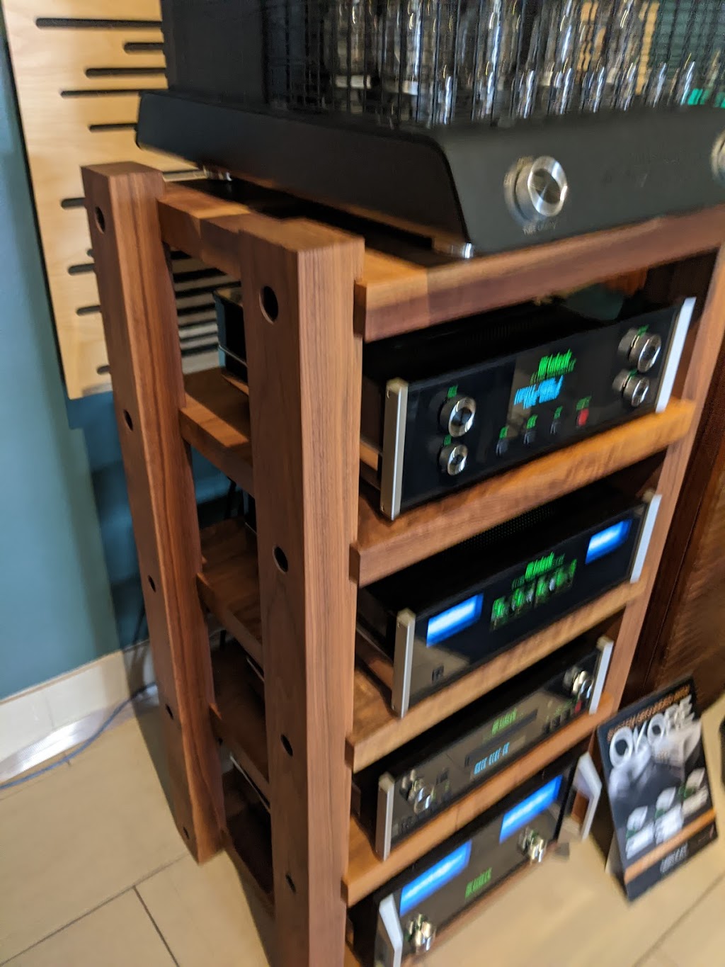Executive Stereo | 2076 Avenue Rd, North York, ON M5M 4A6, Canada | Phone: (416) 927-1400