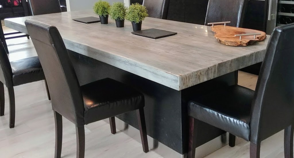 Le Pic-Bois | 2216 Route des Tulipes, La Conception, QC J0T 1M0, Canada | Phone: (819) 681-1426