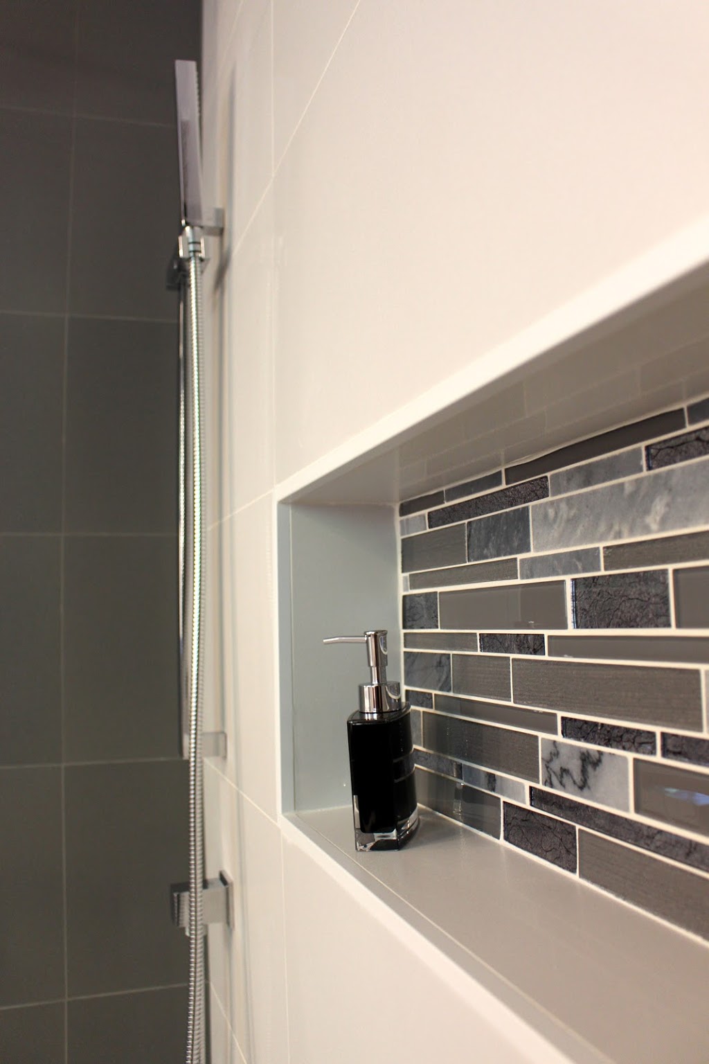 Alota Tile | 2188 Prince Edward County Rd 1, Bloomfield, ON K0K 1G0, Canada | Phone: (613) 393-2228