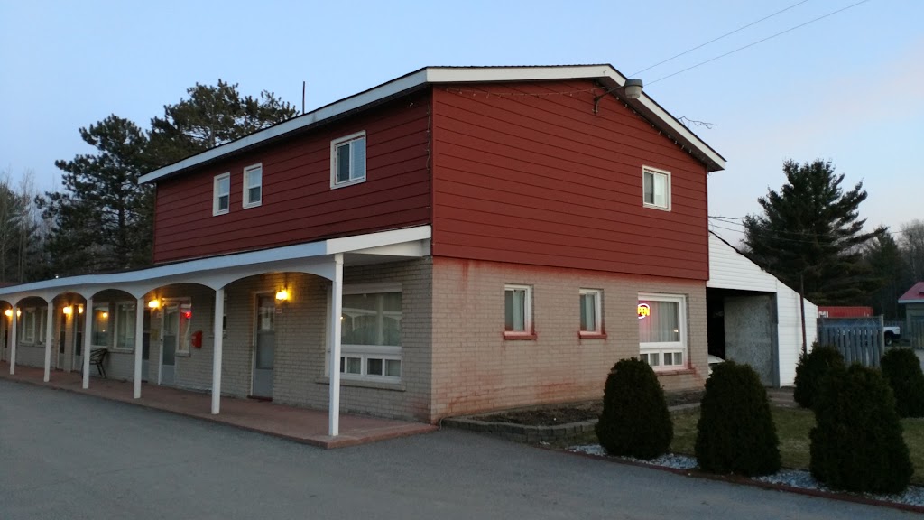 Skyways Motel | 3566 ON-11, Gravenhurst, ON P1P 1R1, Canada | Phone: (705) 687-6608