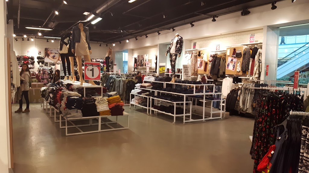 Ardene | 393 Portage Avenue 246,248,238A, Winnipeg, MB R3B 3H6, Canada | Phone: (204) 414-3902