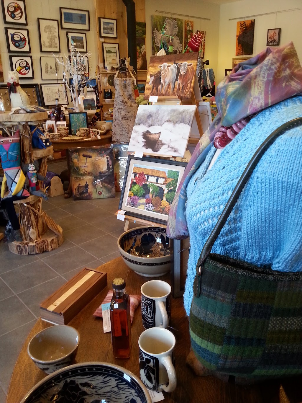 Blu Moon Artisans Gift Shop Gallery | 60 Ontario St, Burks Falls, ON P0A 1C0, Canada | Phone: (705) 382-4008