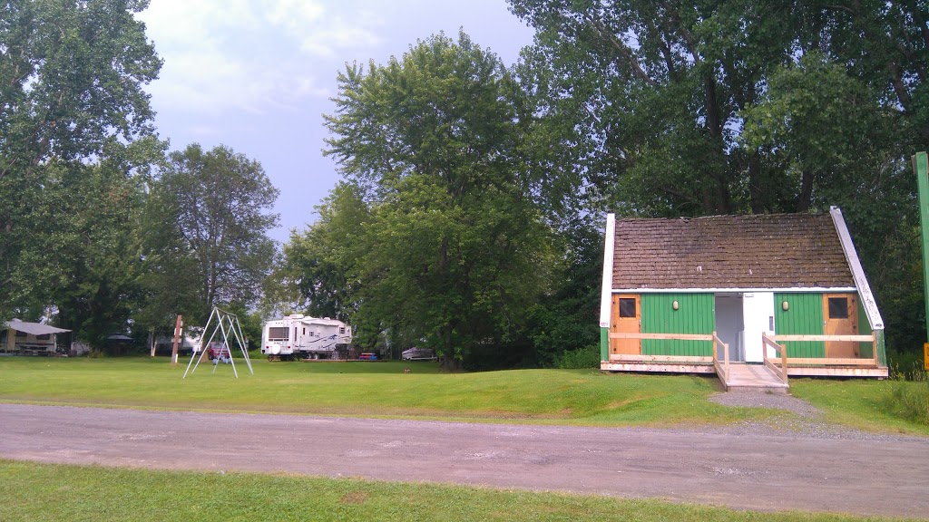 Camping Chenal-du-Moine | 1686 Chemin du Chenal du Moine, Sorel-Tracy, QC J3P 2K7, Canada | Phone: (877) 742-3113