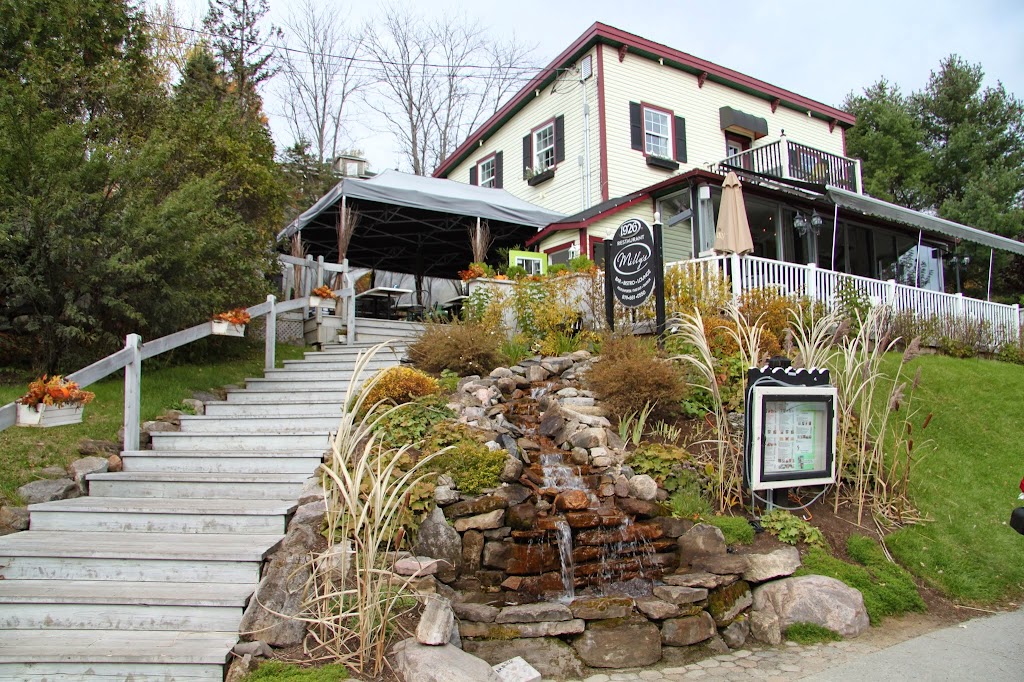 Snack & Bar Milly’s | 1926 Chem. du Village, Mont-Tremblant, QC J8E 1K4, Canada | Phone: (819) 681-0550