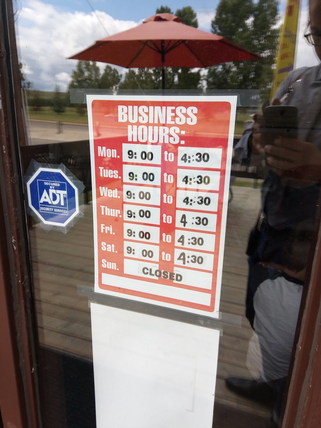 Chinup Cafe | 105 Sunset Blvd SE, Turner Valley, AB T0L 2A0, Canada | Phone: (403) 933-3155