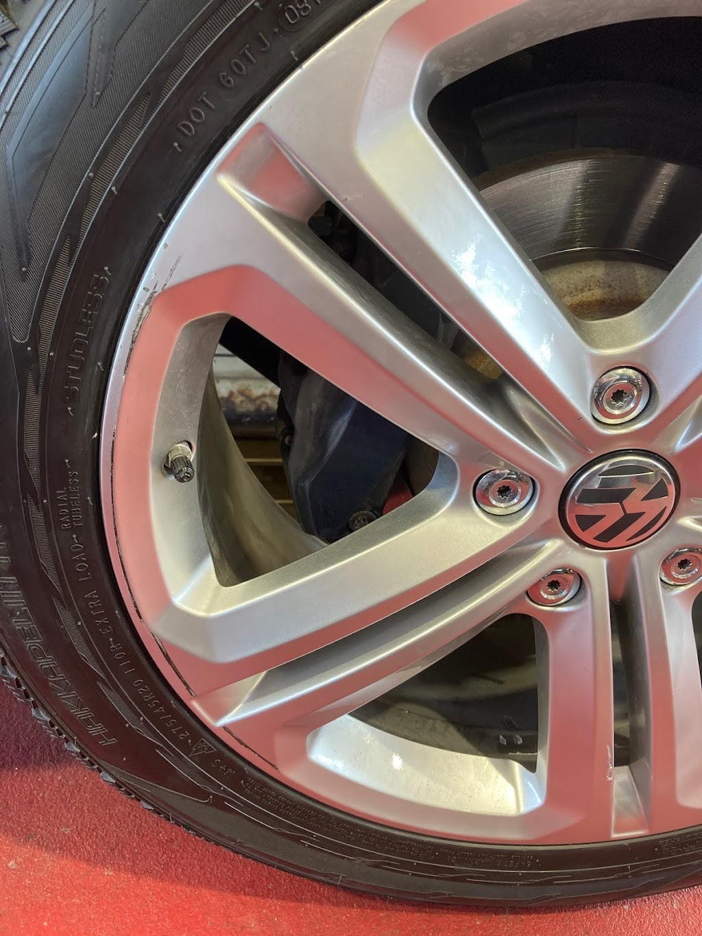 Mr. Lube + Tires | 12 Bryne Dr, Barrie, ON L4N 9Y4, Canada | Phone: (705) 737-2759