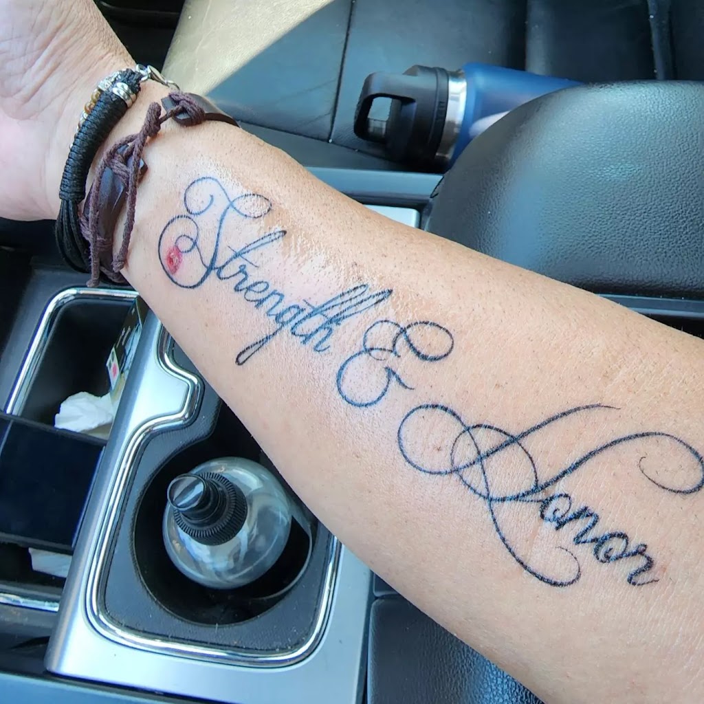 Hairline ink | 10525 Islington Ave, Vaughan, ON L0J 1C0, Canada | Phone: (416) 571-1171