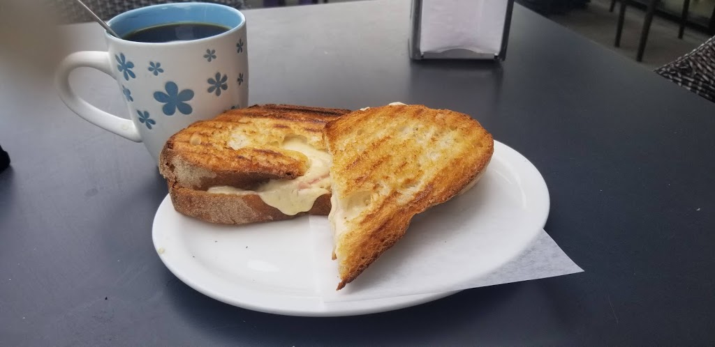Golden Wheat Bakery Cafe | 579 Rogers Rd, York, ON M6M 1B7, Canada | Phone: (416) 654-2867