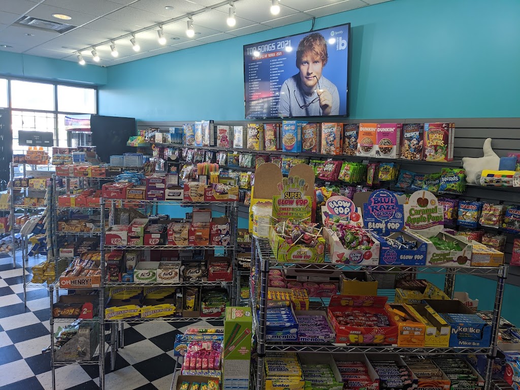 Munchie Planet | 2951 Green Rd #112, Duncan, BC V9L 0B8, Canada | Phone: (250) 597-3009